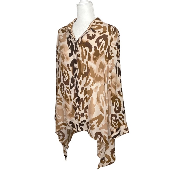 Chico's Leopard Animal Sharkbite Collared Button Down Semi Sheer Tunic Blouse - Picture 3 of 11